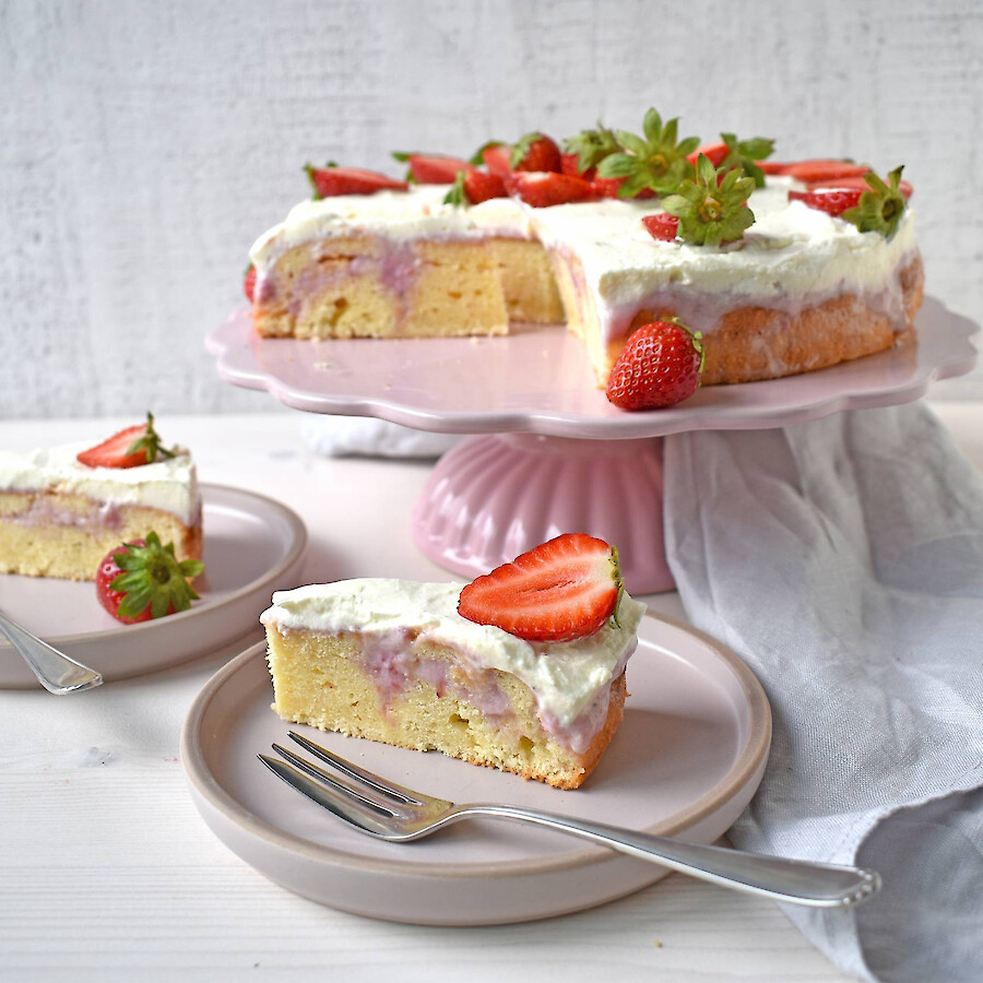 erdbeer-poke-cake-aus-dem-thermomix