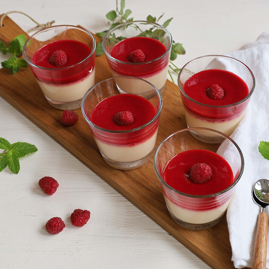 Bayerische Creme mit Himbeeren