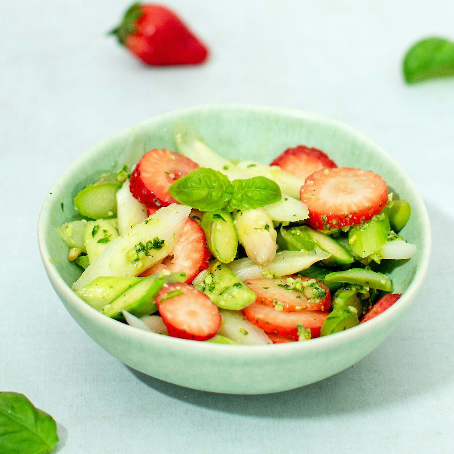 Spargelsalat mit Erdbeeren - Rezepte mit Herz|Spargelsalat mit Erdbeeren