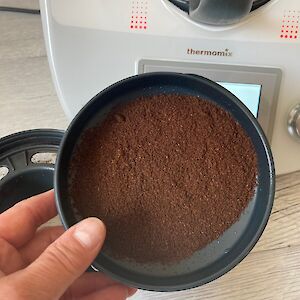 Kaffeepulver einfüllen amp zuschrauben