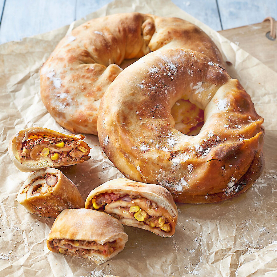 Tortano-Pizzakranz - Rezepte mit Herz|Tortano-Pizzakranz mit Chili-con-Carne-Füllung