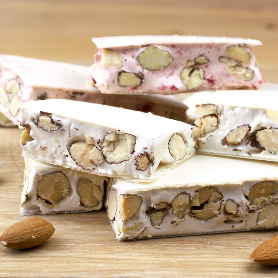 Torrone – weißer Nougat - Rezepte mit Herz|Torrone – köstlicher weißer Nougat