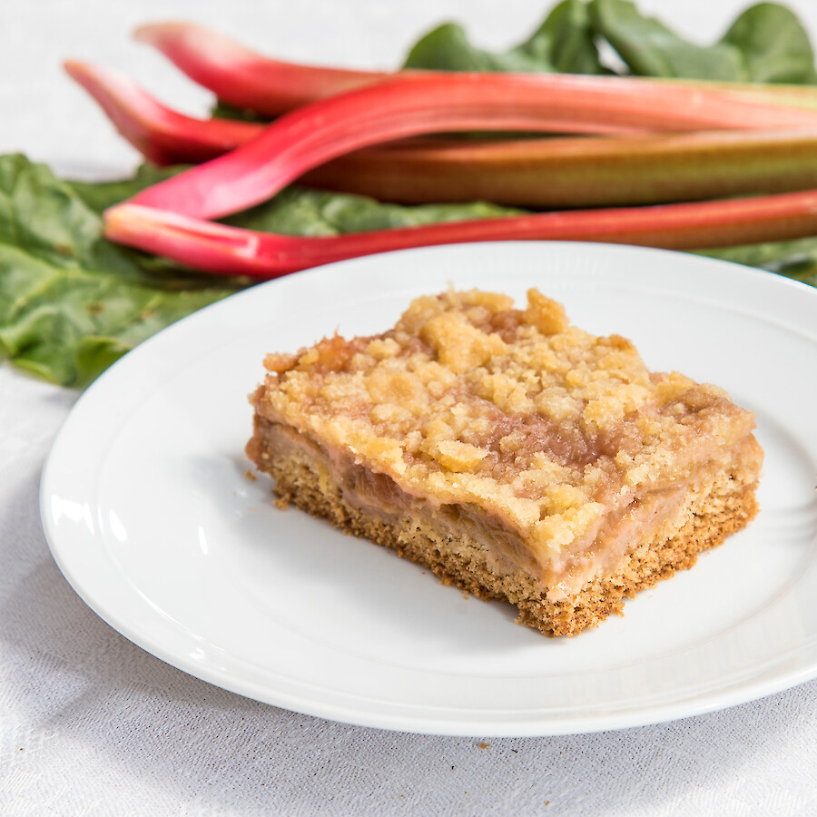 Saftiger Rhabarberkuchen vom Blech aus dem Thermomix®