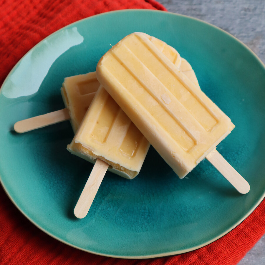 Mango-Lassi-Popsicles